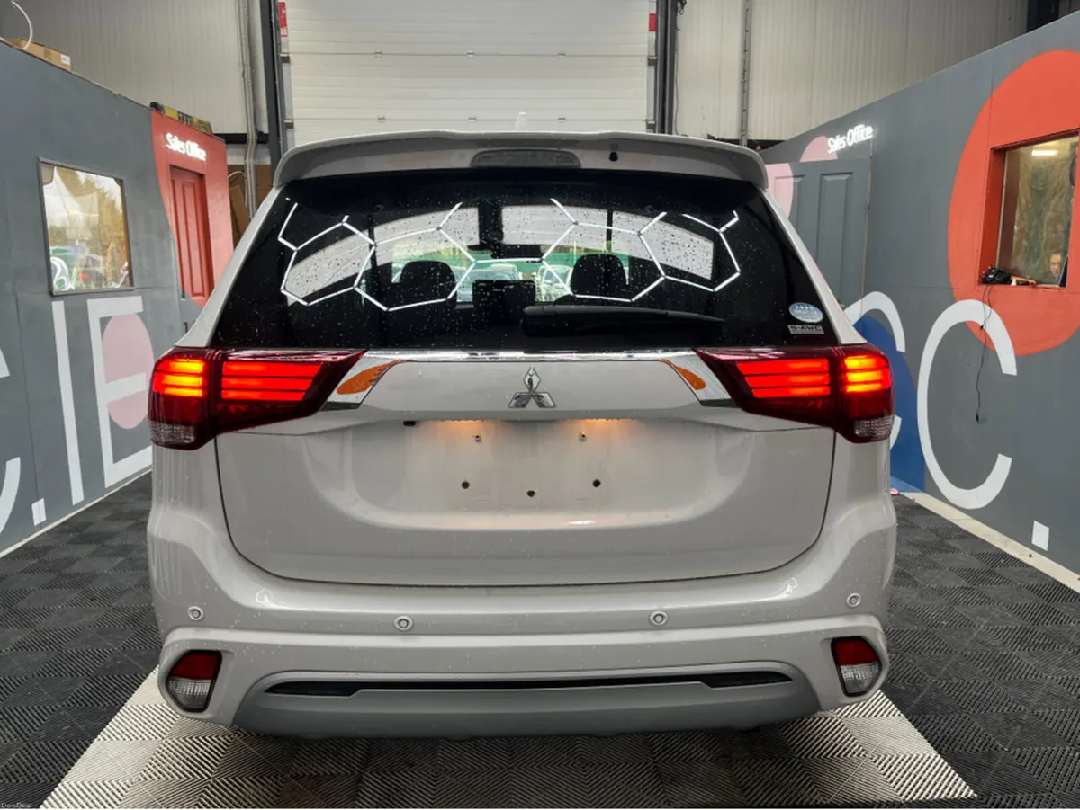 Mitsubishi Outlander 2019 MITSUBISHI OUTLANDER PHE - Image 3