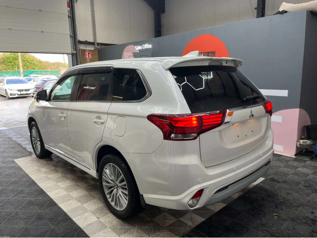 Mitsubishi Outlander 2019 MITSUBISHI OUTLANDER PHE - Image 4