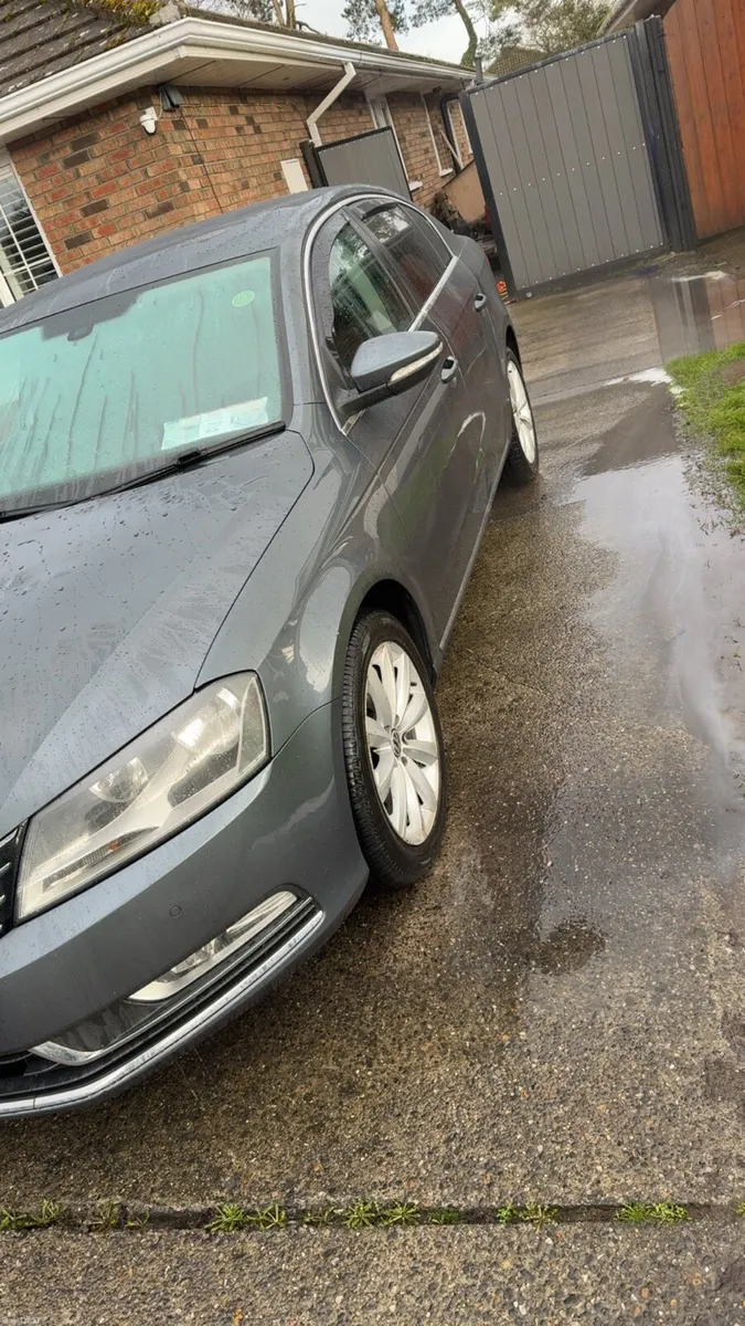 Volkswagen Passat Highline model - Image 2