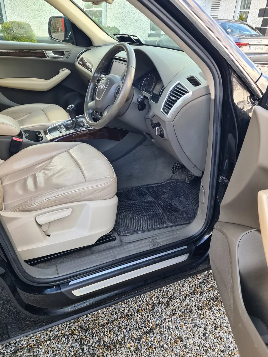 2012 Audi Q5 2.0 TDI QUATTRO – 6 Speed Manual - Image 2