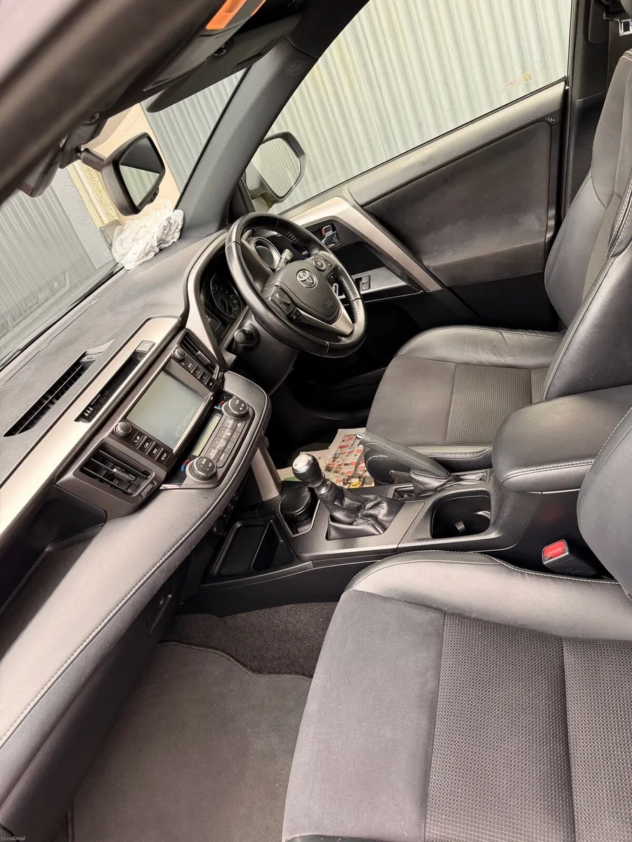 Toyota rav 4 - Image 2