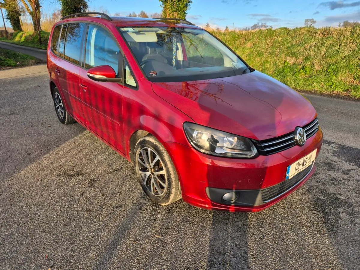 Volkswagen Touran - Image 1
