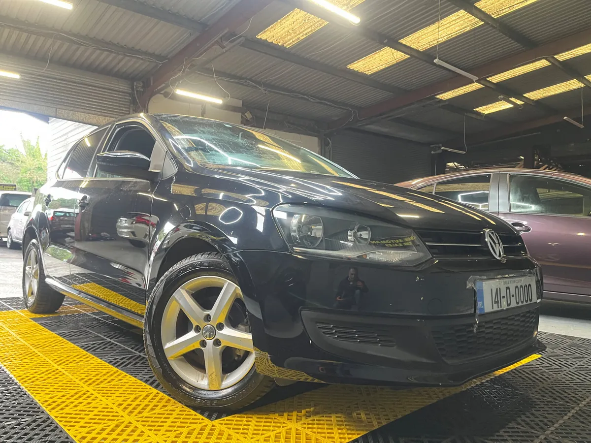 Volkswagen Polo 2014 auto - Image 1