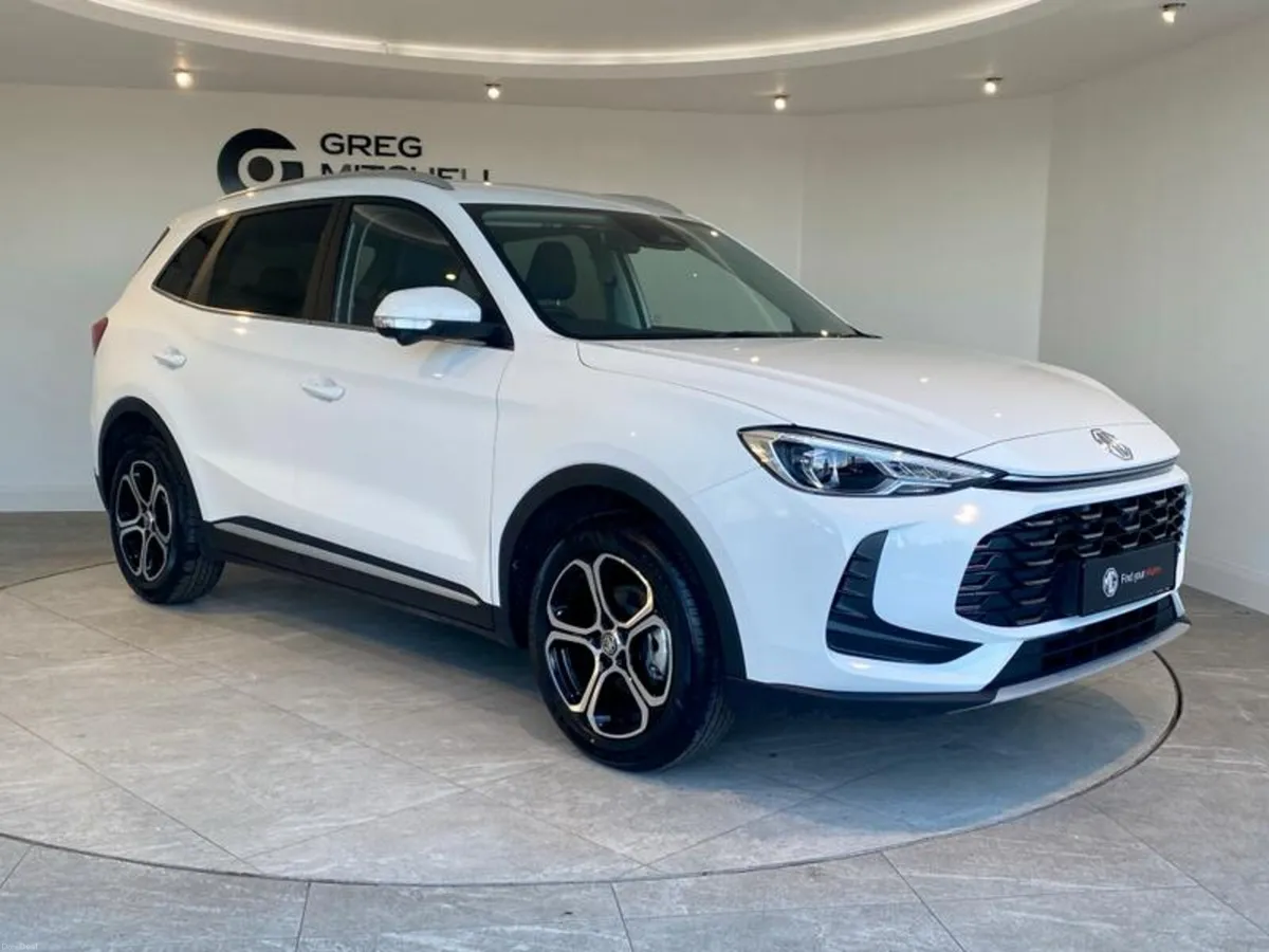 Other Other 1.5 SE 5dr - Image 1