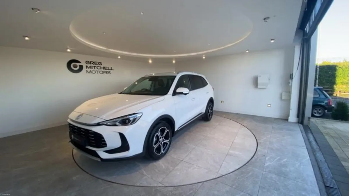 Other Other 1.5 SE 5dr - Image 3