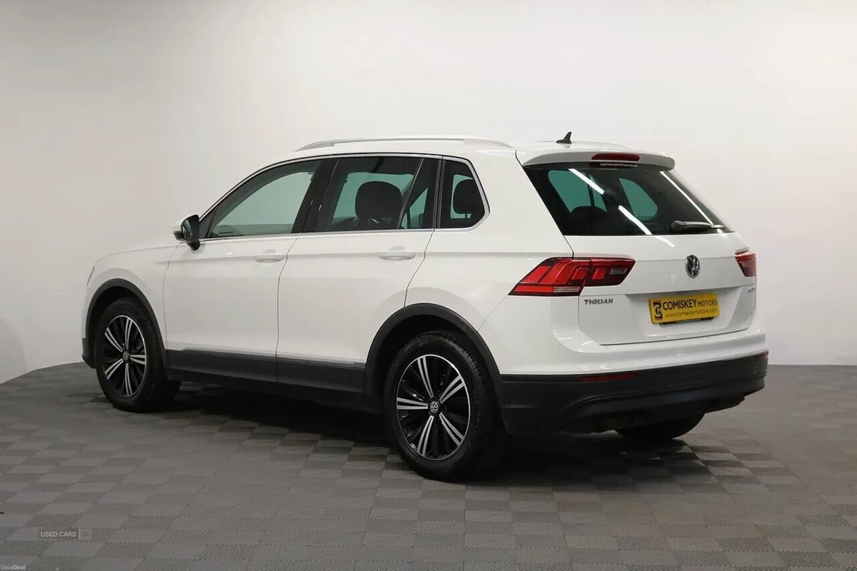 Volkswagen Tiguan TDI BlueMotion Tech SE Navigatio - Image 4