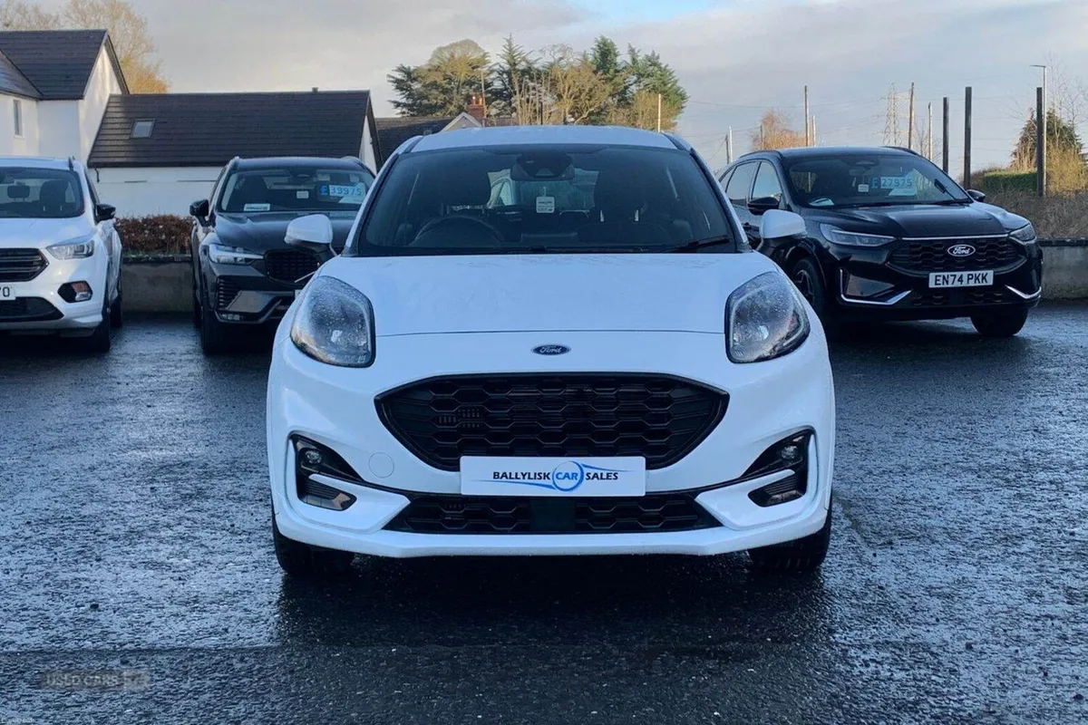 Ford Puma 1.0T ST-Line in Frozen White with 26K - Image 4