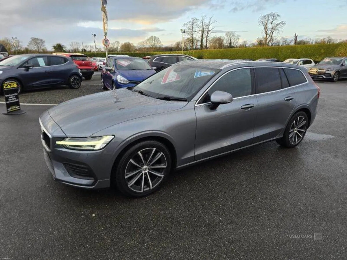 Volvo V60 Momentum - Image 2