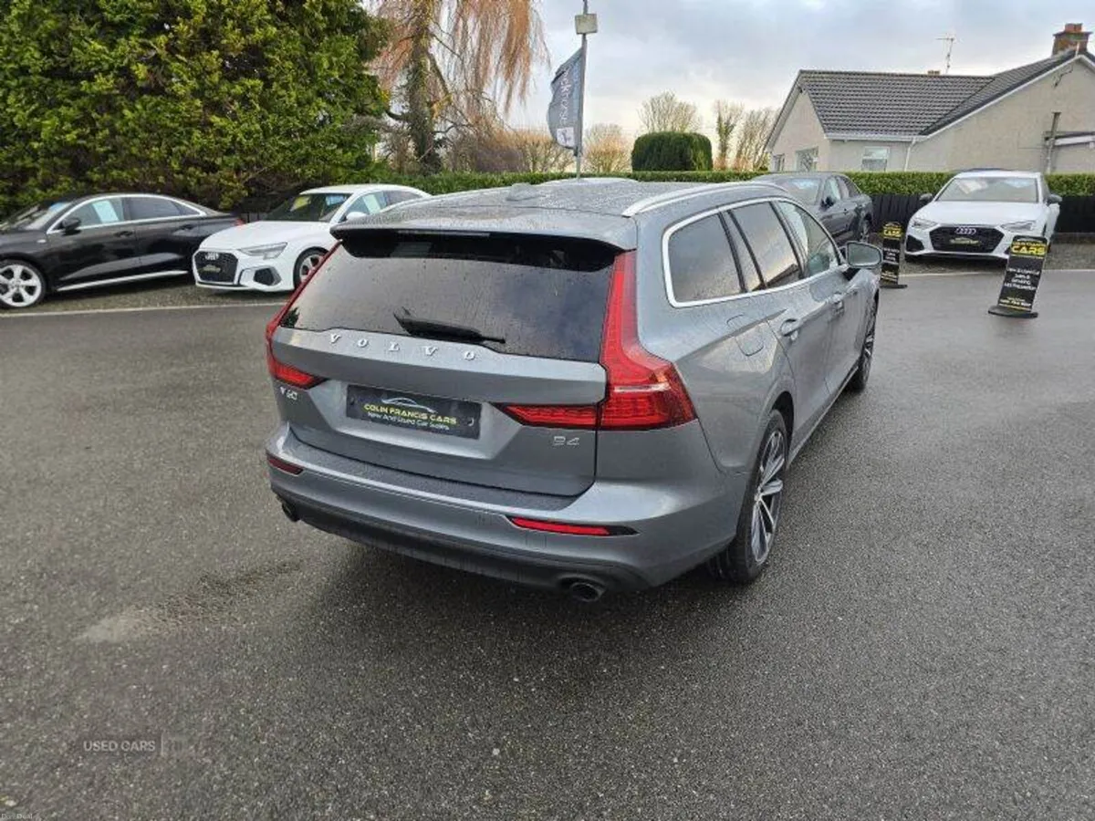 Volvo V60 Momentum - Image 4