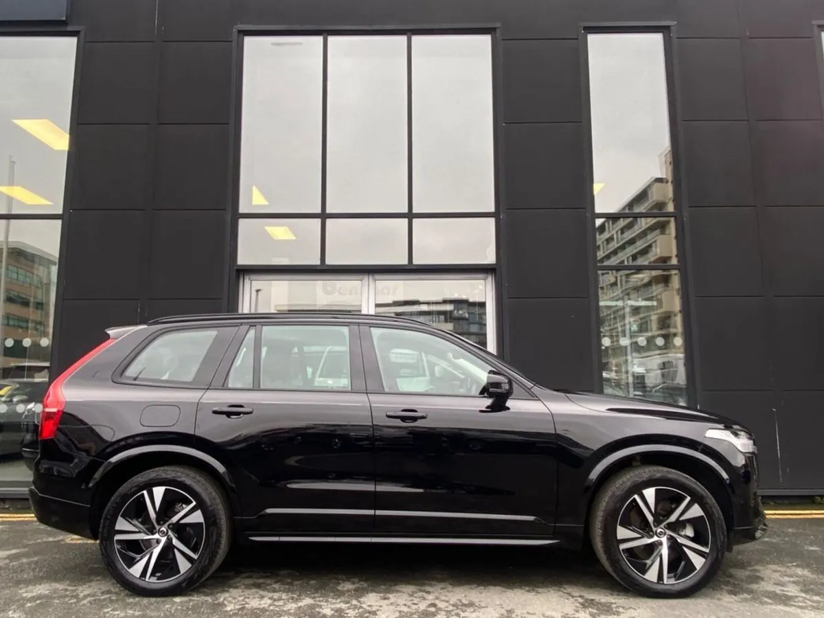 Volvo XC90 T8 Dark Plus Recharge AWD Auto (PHEV) - Image 4
