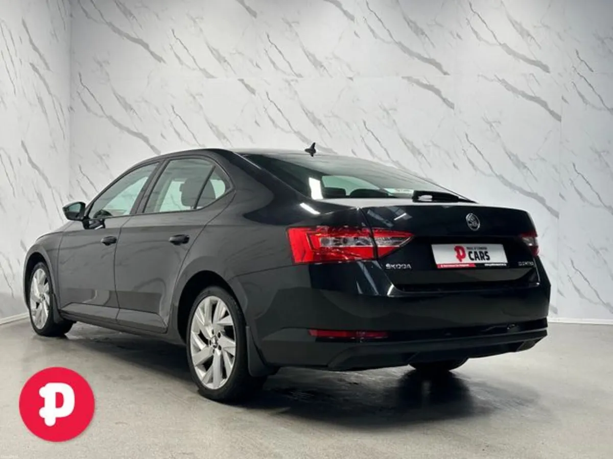 Skoda Superb 1.6 TDI S 120PS 5DR Auto 5DR Auto - Image 3