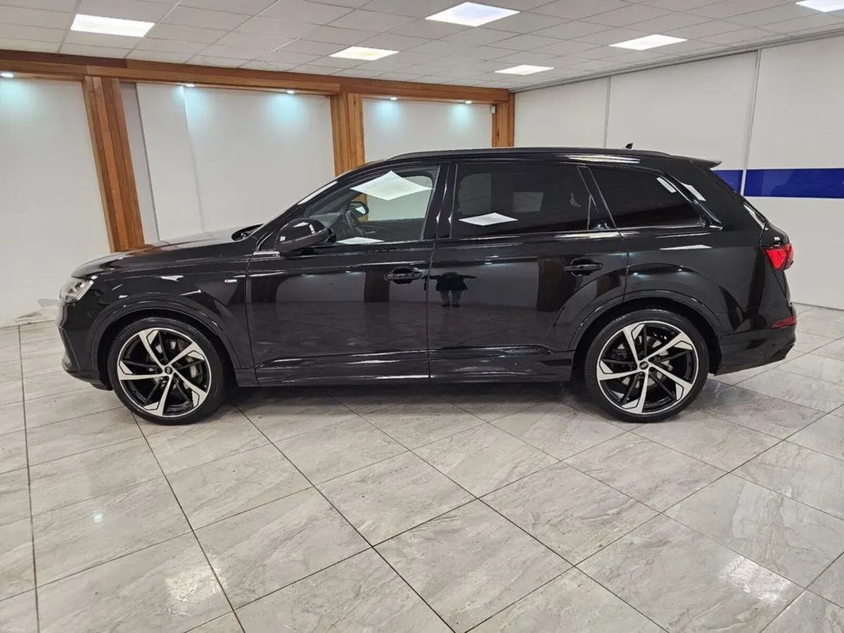 Audi Q7 7 STR BLK EDITION - Image 3
