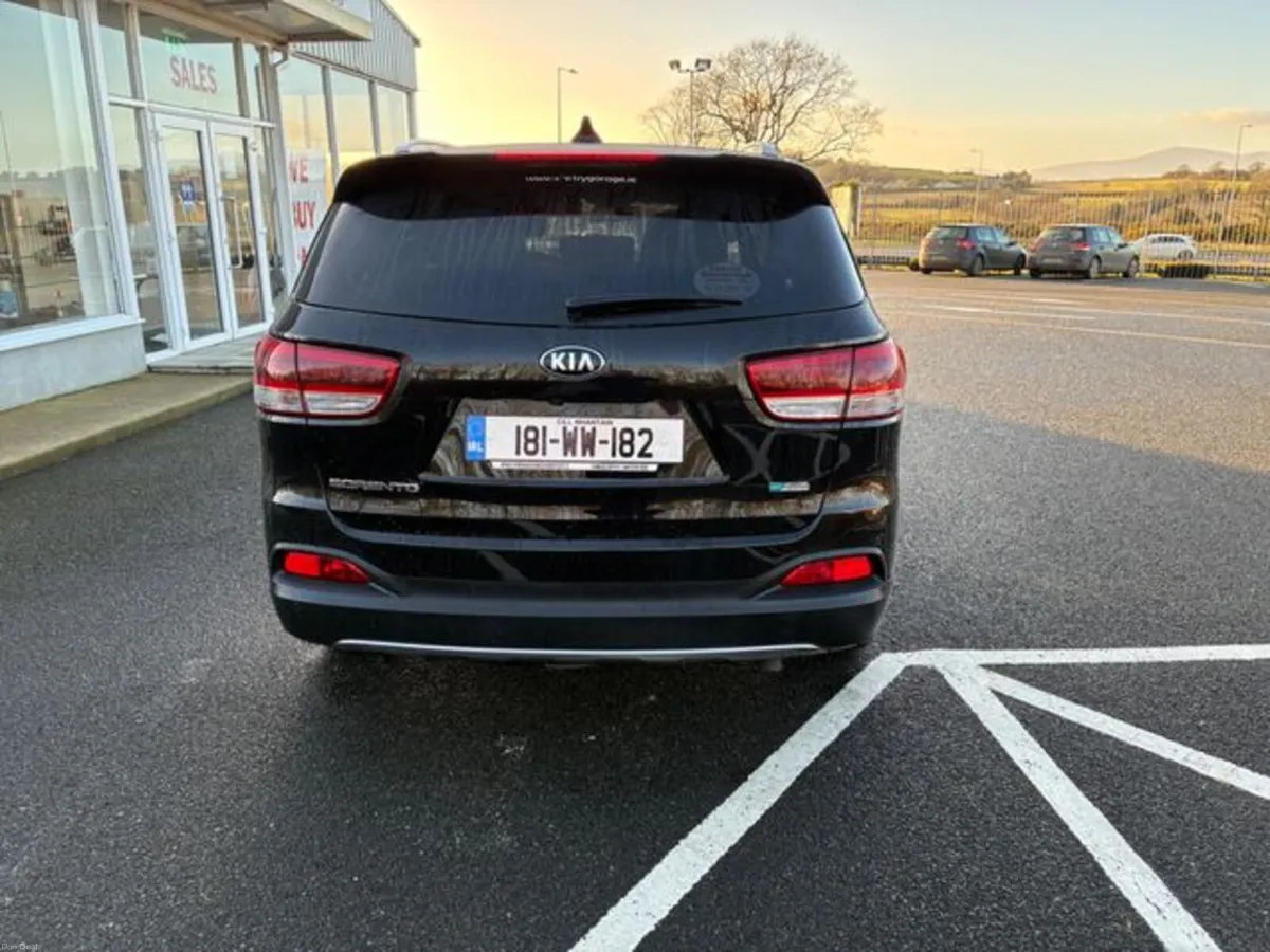 Kia Sorento Platinum 4X4 5DR - Image 4