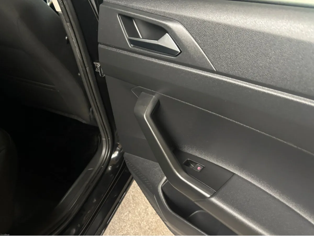 Volkswagen Polo 1.0 TSI automatic - Image 4