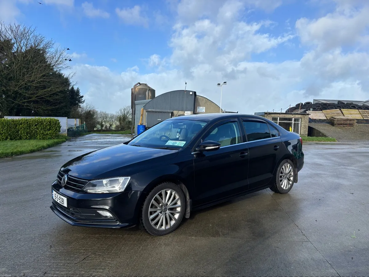 Volkswagen Jetta 2015 - Image 2