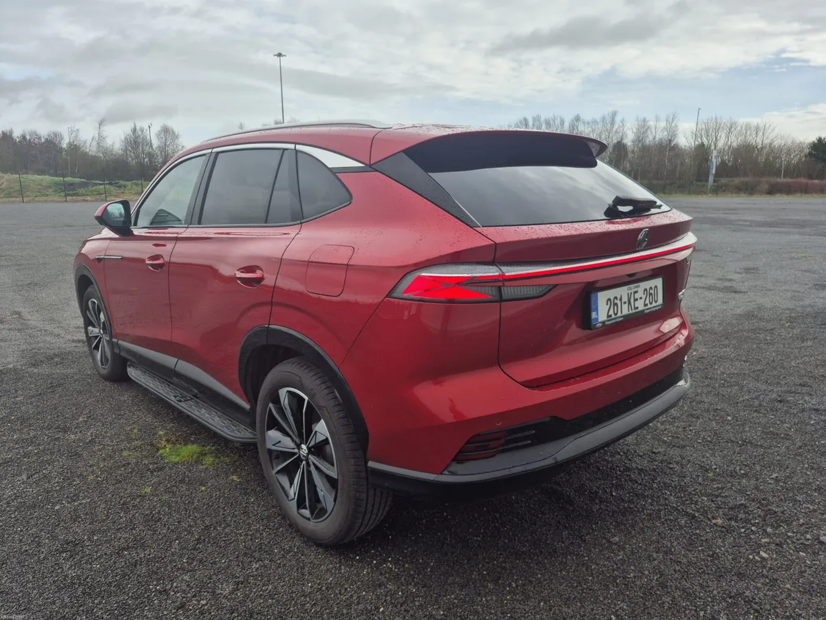 MG HS Phev 2026 OFFER €2500 Booster - Image 2