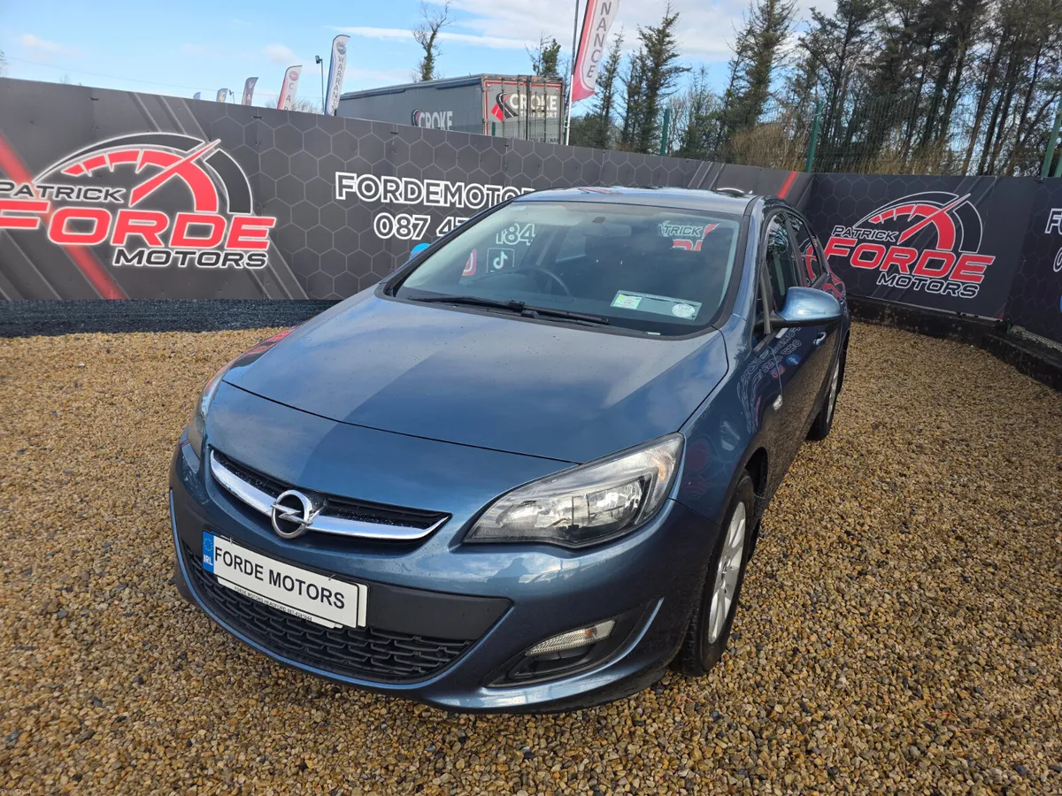 Opel Astra 2014 - Image 2