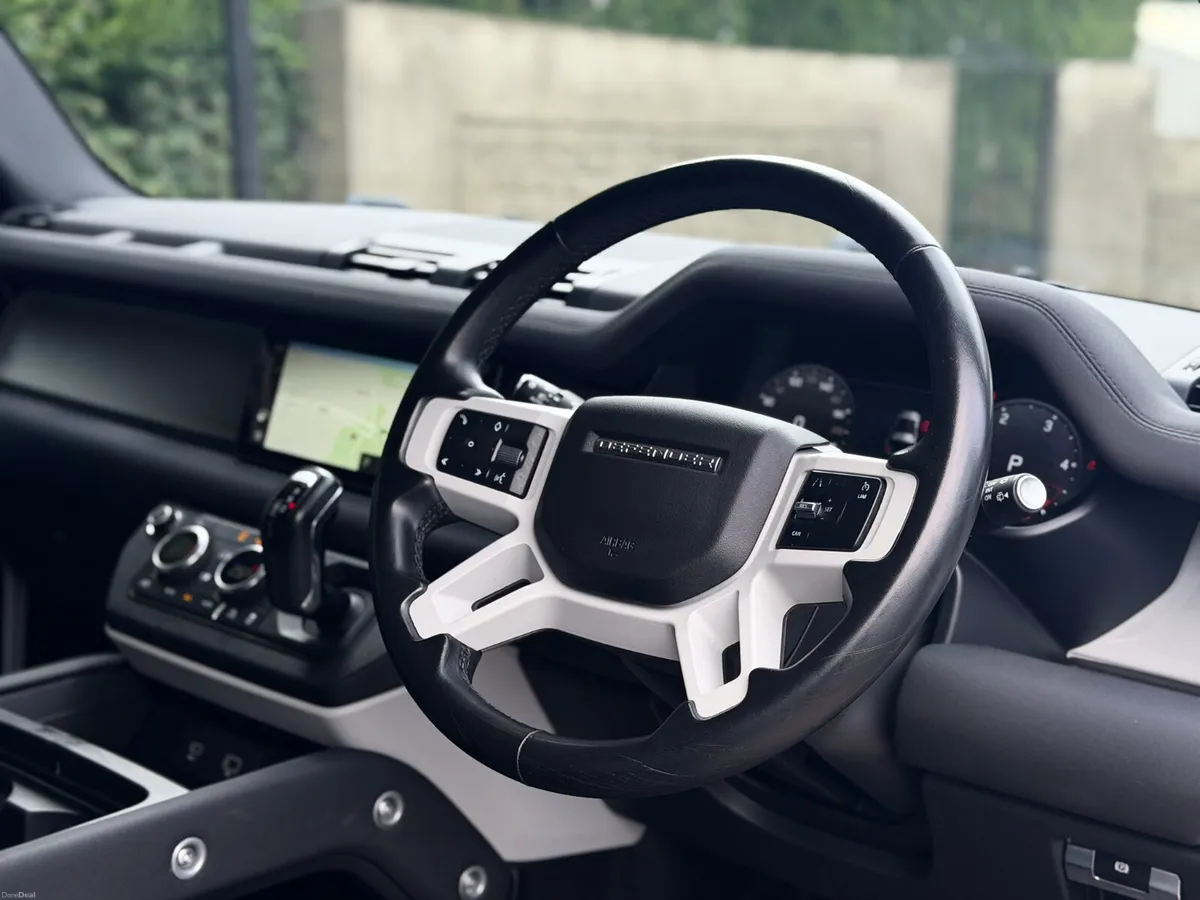 Land Rover Defender 90 3.0 Diesel 2 seats no vat - Image 4