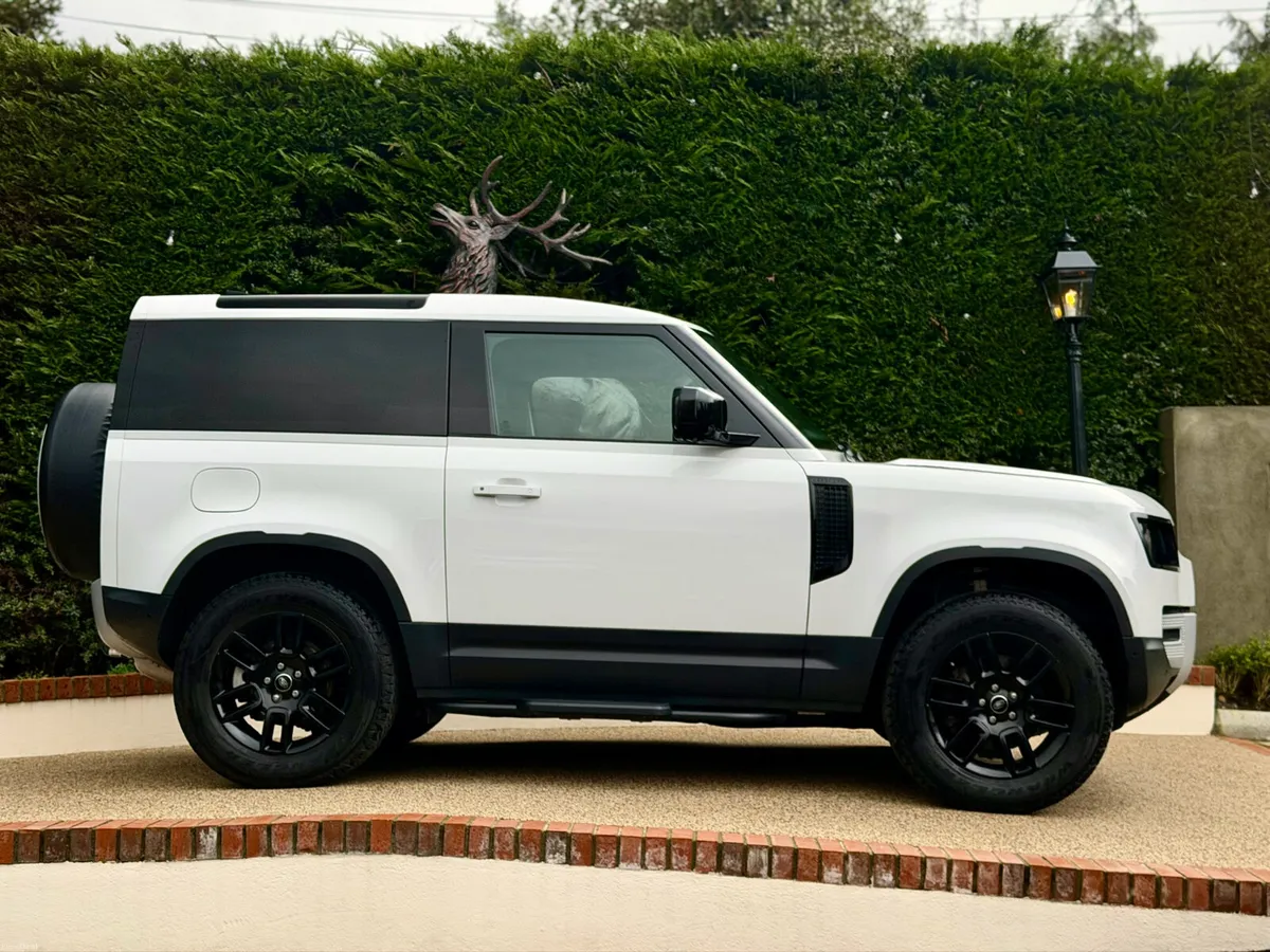 Land Rover Defender 90 3.0 Diesel 2 seats no vat - Image 2