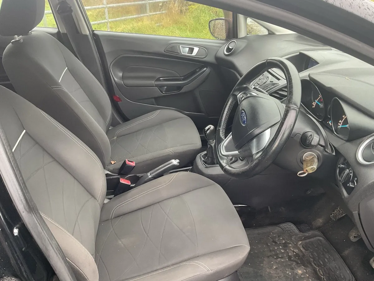 2017 ford fiesta 1.2 petrol - Image 3
