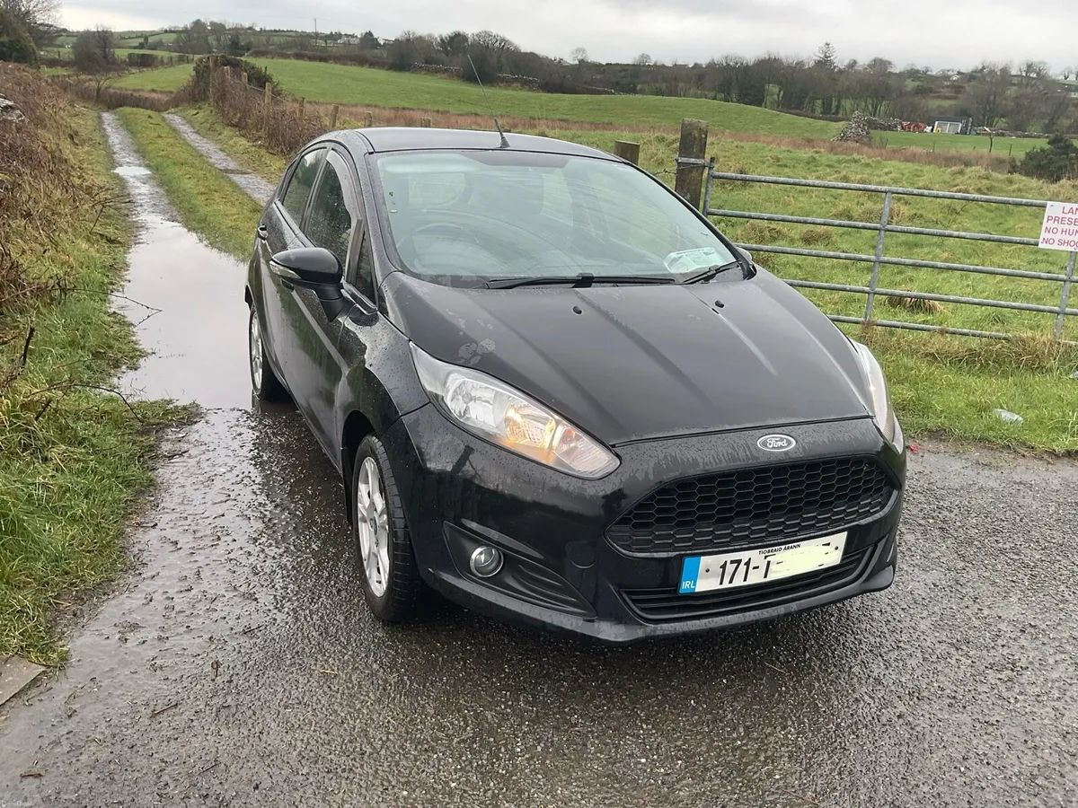 2017 ford fiesta 1.2 petrol - Image 2