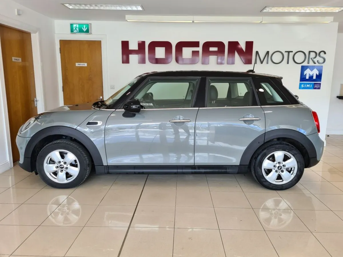 Mini Cooper Classic 5dr - Image 4