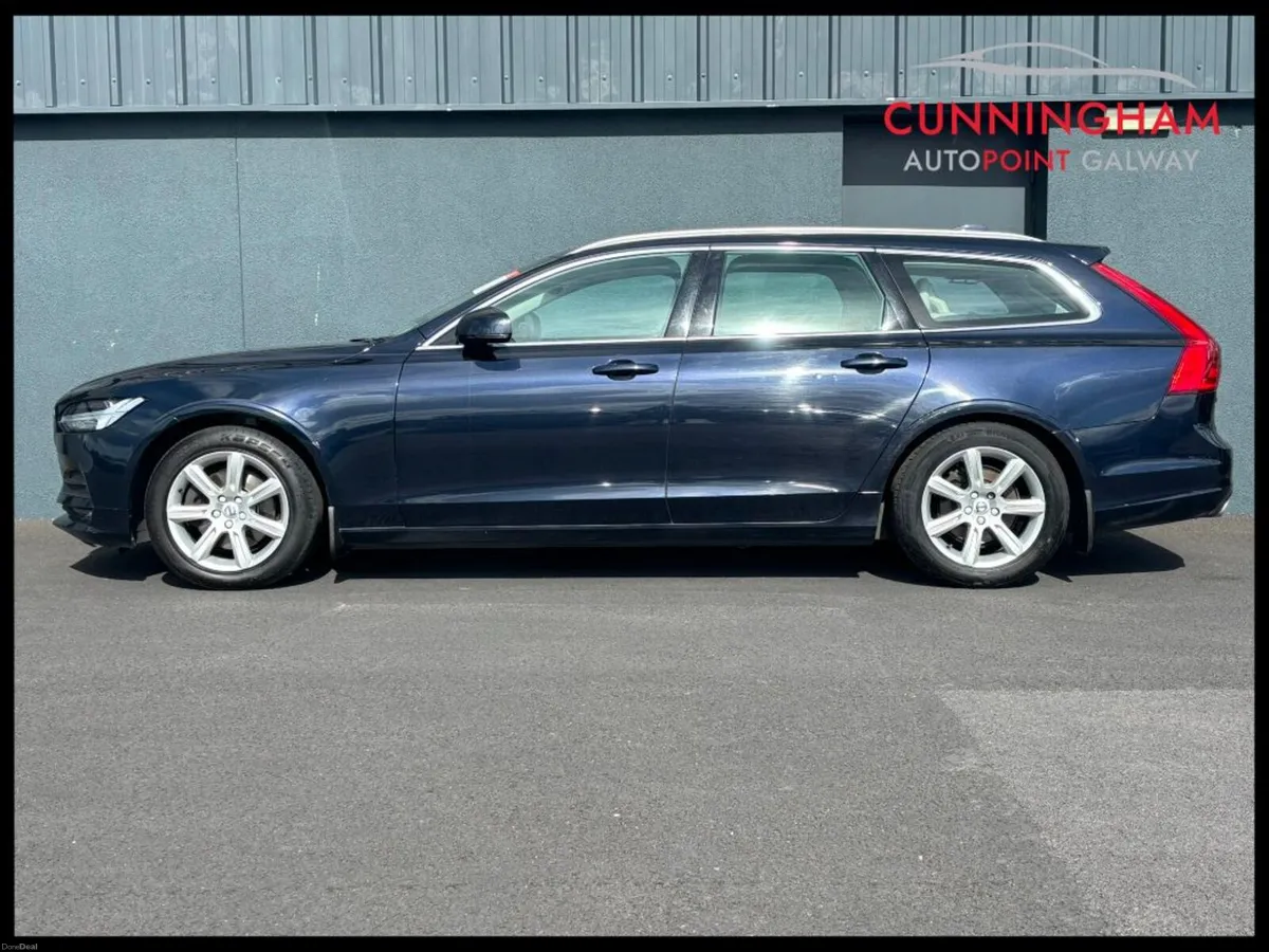 Volvo V90 D4 MOM GT Auto - Image 4