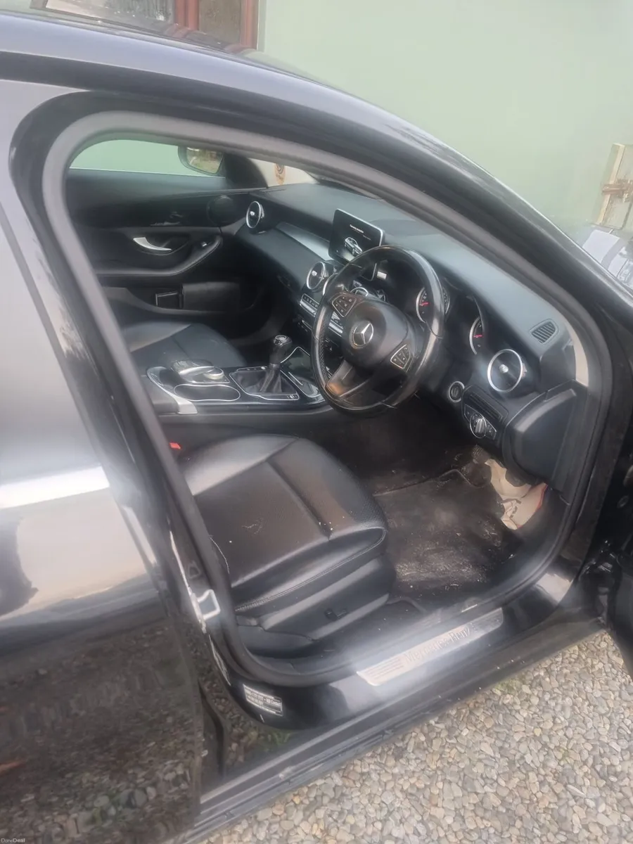 Mercedes-Benz C-Class 2015 - Image 4