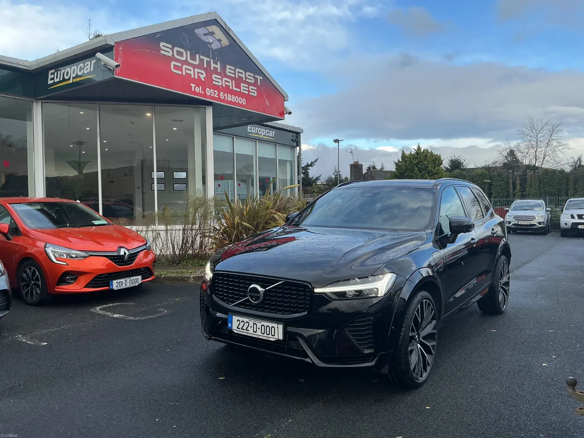 2022 VOLVO XC60 R-DESIGN PRO T8 RECHARGE AWD AUTO - Image 2