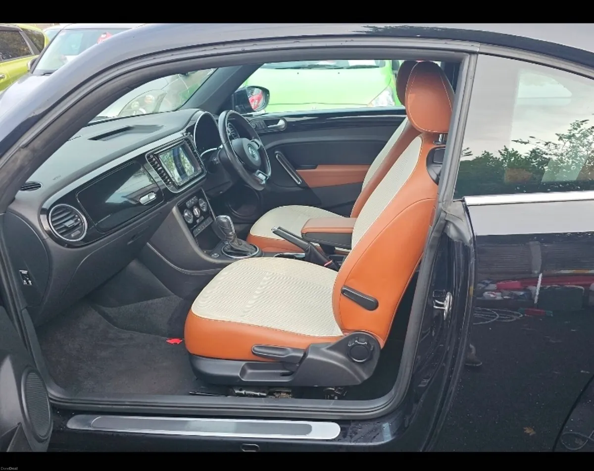 2015 VW Beetle 1.2 TSI AUTOMATIC – Black - Image 4