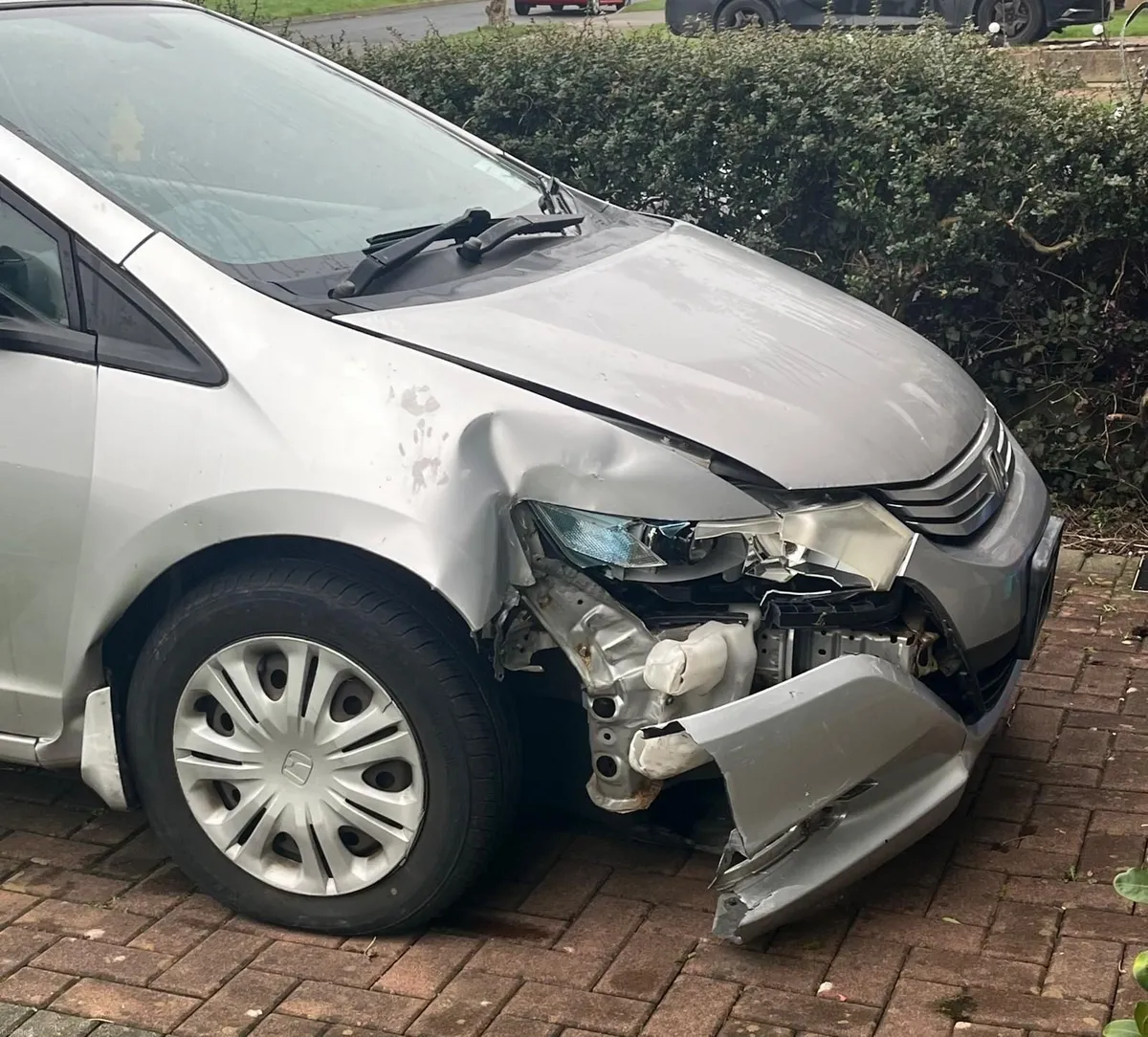 Honda Insight 2010 breaking only - Image 2