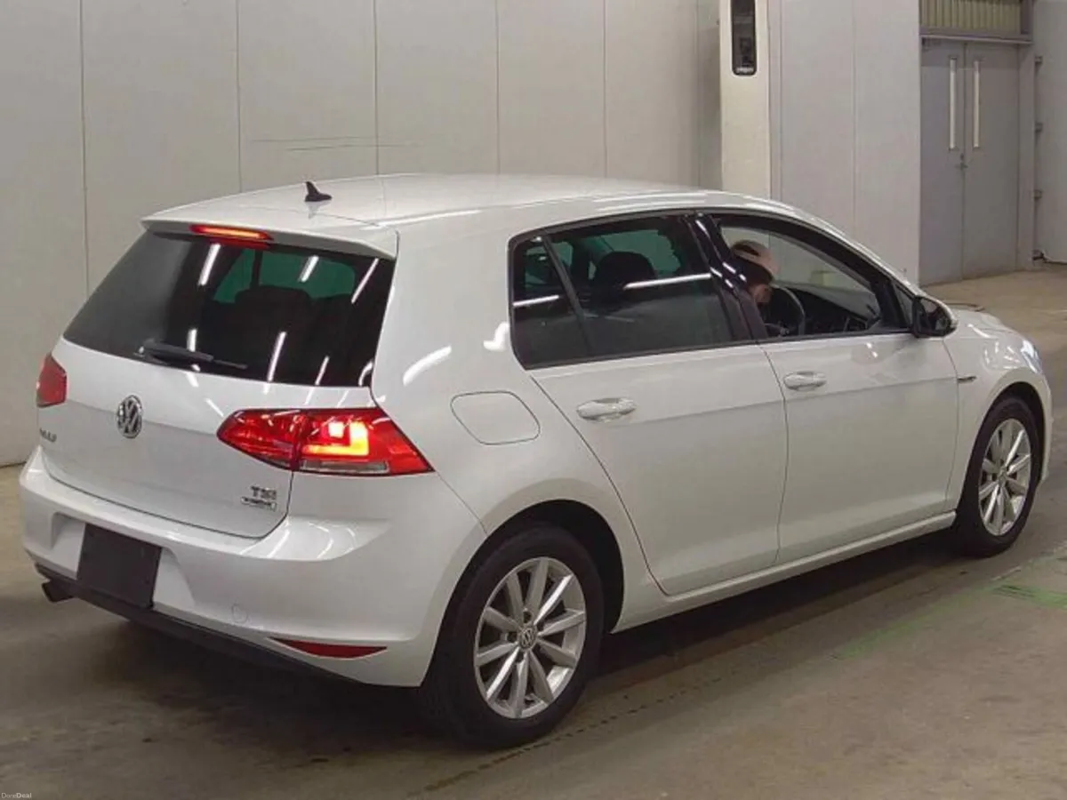 152 Volkswagen Golf 1.2 TSI Lounge - Image 3