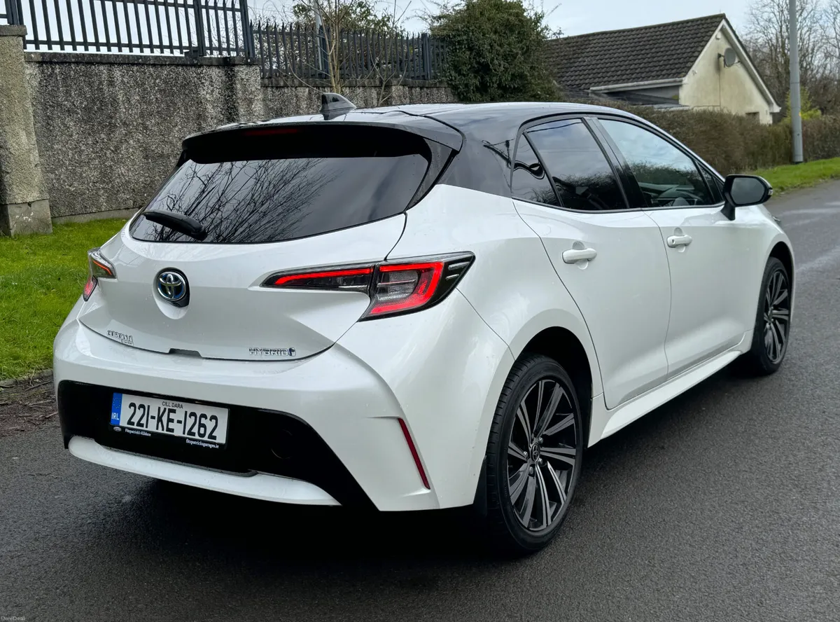 Toyota Corolla 1.8 Petrol Hybrid Luna Sport - 2022 - Image 4