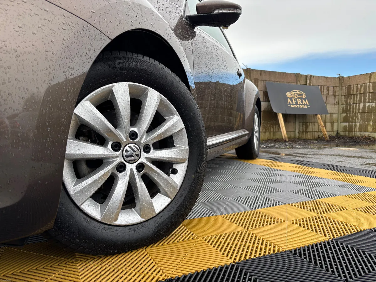 Volkswagen Beetle 1.4 TFSI Auto - Image 2