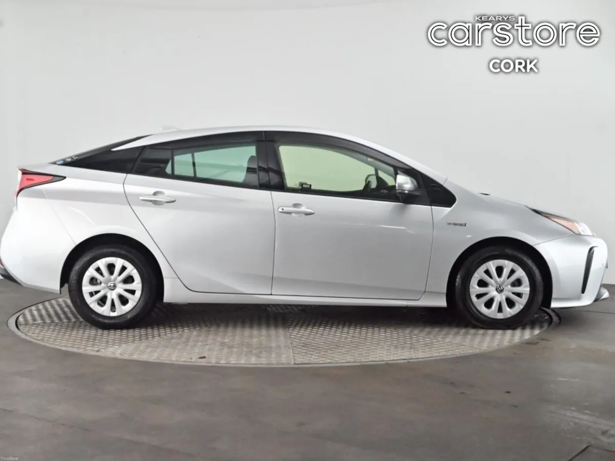Toyota Prius 1.8 Hybrid - Image 2