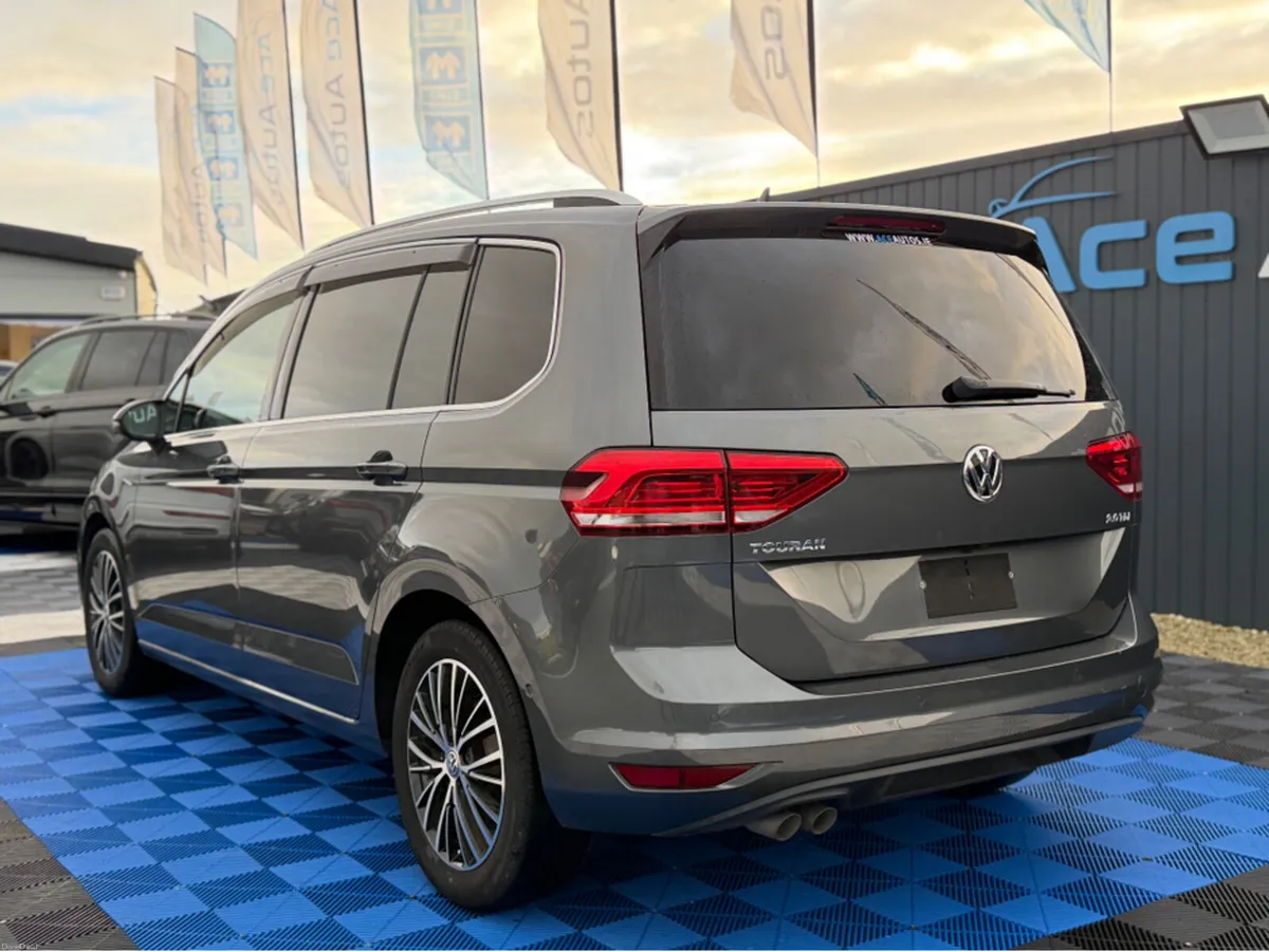 Volkswagen Touran HIGHLINE PREMIUM - 2.0L DIESEL - - Image 2