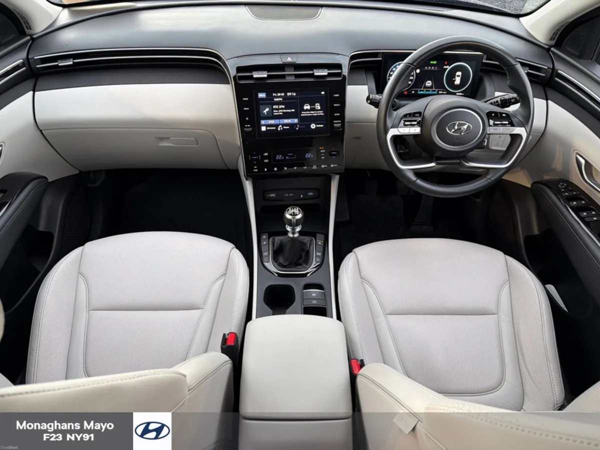 Hyundai Tucson EXECUTIVE 1.6 DIESEL 5DR - Image 2
