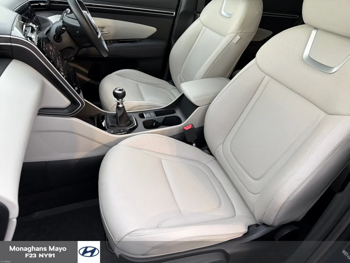 Hyundai Tucson EXECUTIVE 1.6 DIESEL 5DR - Image 4