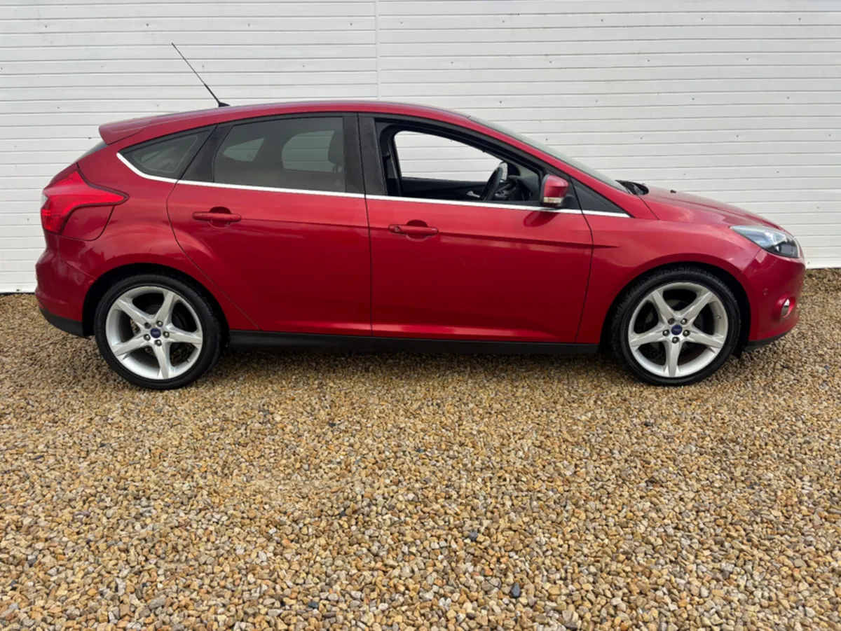 Ford Focus 1.6 TDCI TITANIUM NAVIGA NAVIGATOR 115P - Image 4