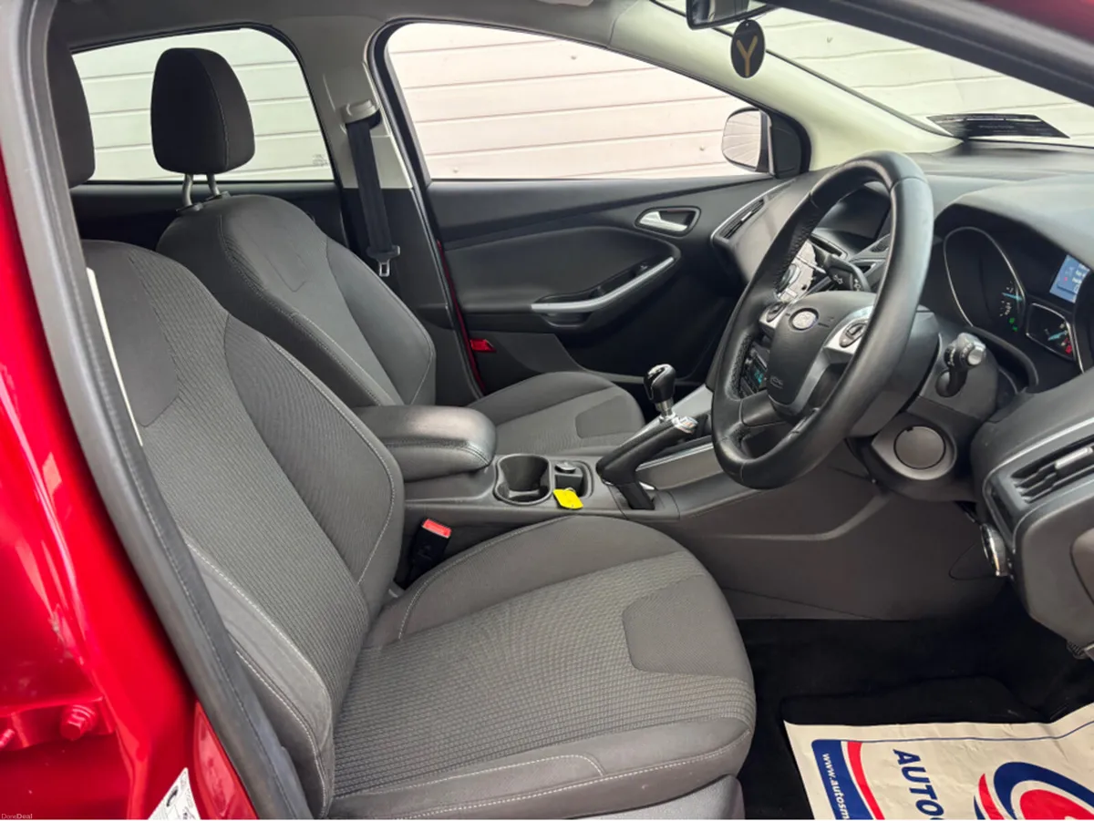 Ford Focus 1.6 TDCI TITANIUM NAVIGA NAVIGATOR 115P - Image 2