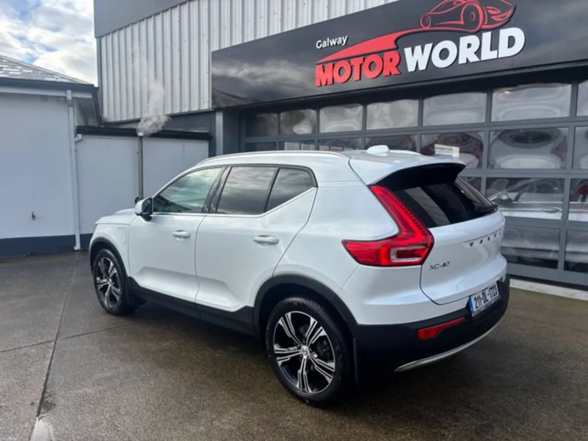 Volvo XC40 T5 Phev Inscription 5DR Auto - Image 2