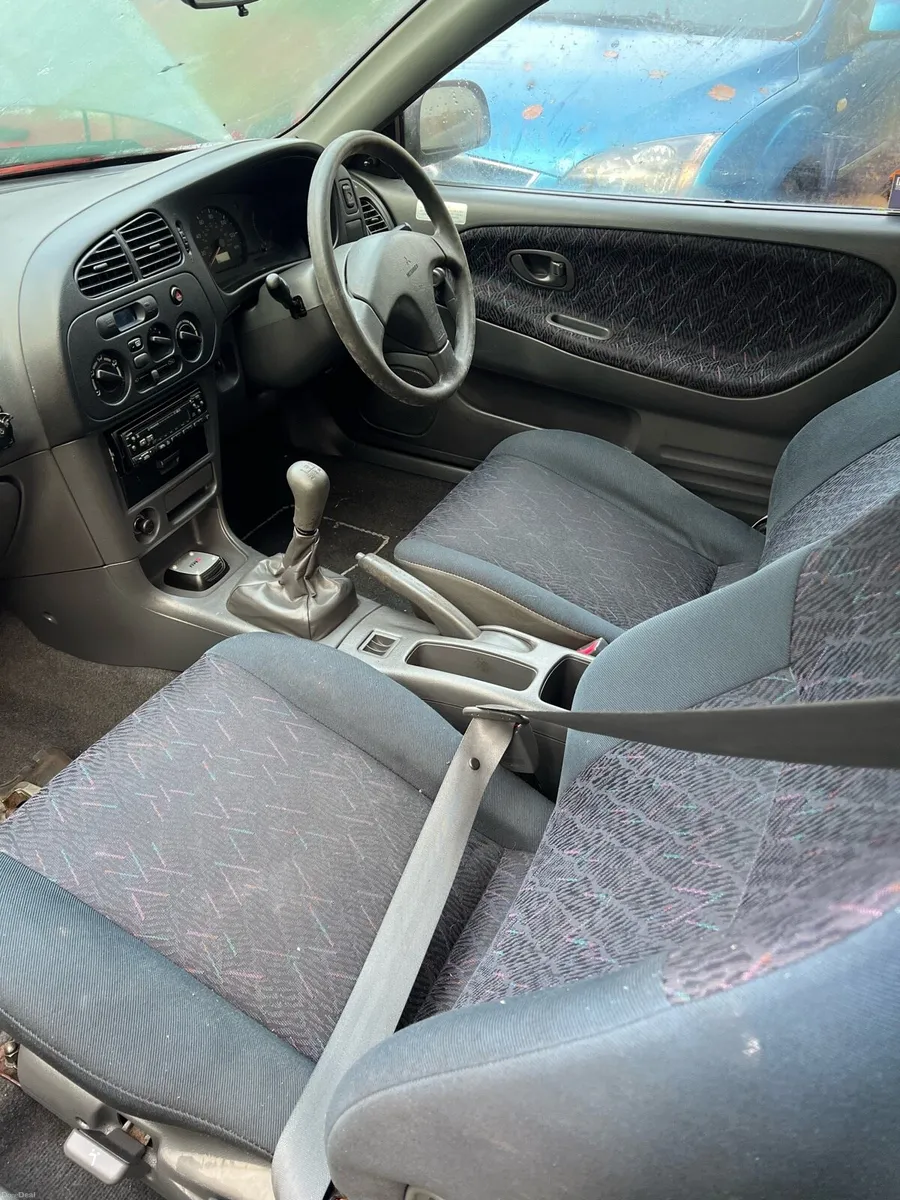1999 Mitsubishi colt 1.3 petrol - Image 3