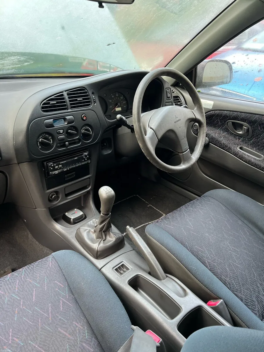 1999 Mitsubishi colt 1.3 petrol - Image 4