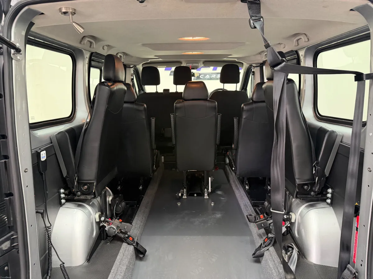 2021 RENAULT TRAFIC WHEEL CHAIR BUS. 8 SEATER - Image 4