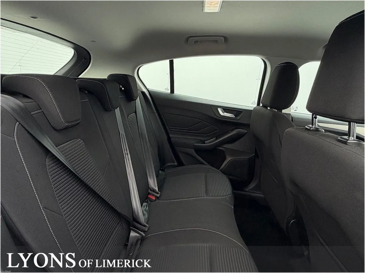 Ford Focus Titanium 1.0L EcoBoost 125PS mHEV - Image 5