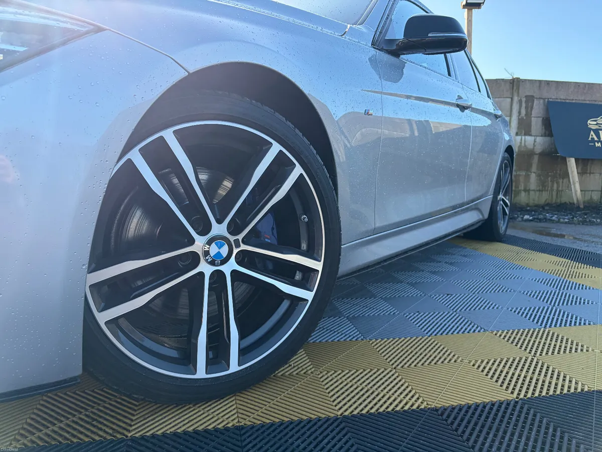 BMW 3-Series M Sport Shadow Edition - Image 3