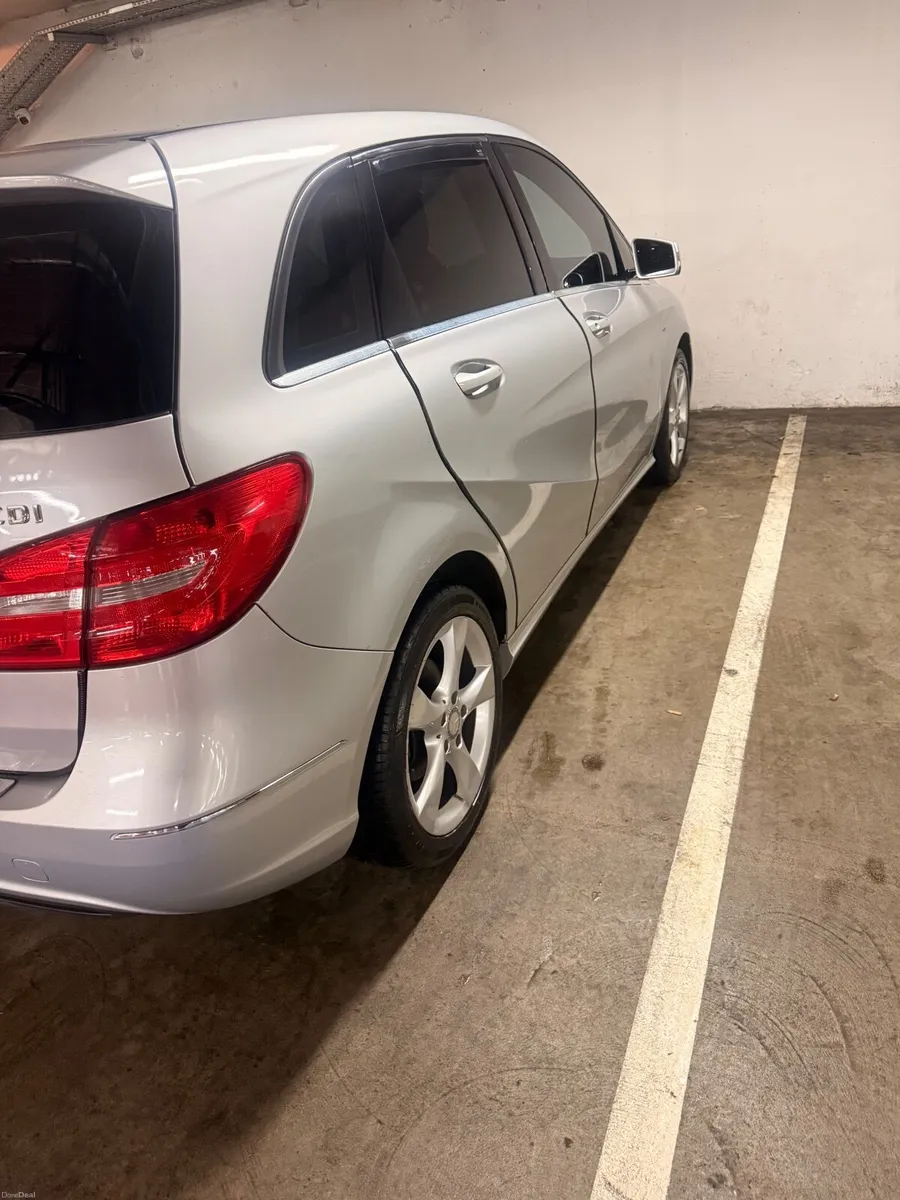 Mercedes-Benz B-Class 2012 automatic - Image 3