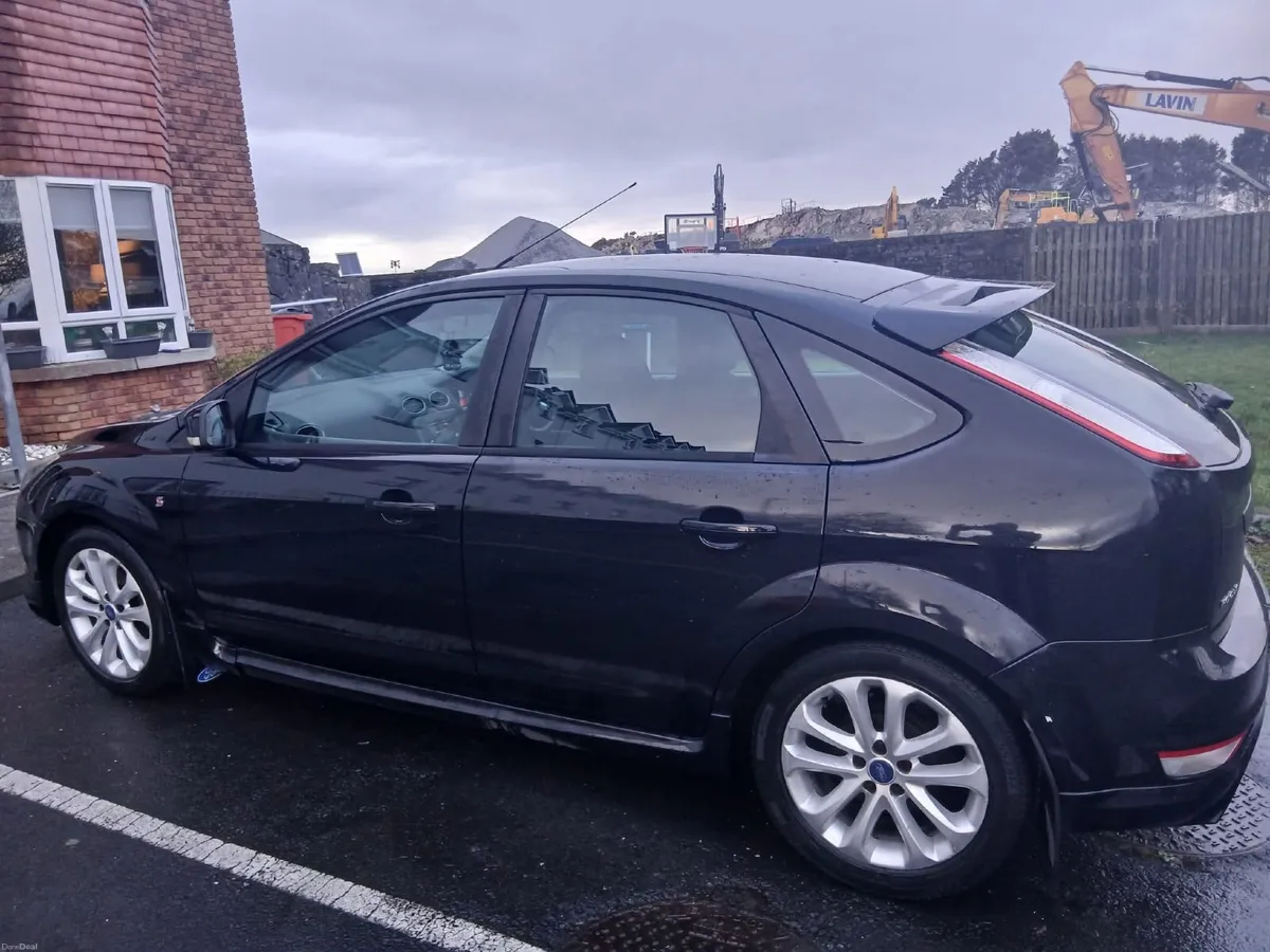 Ford Focus 2011 - Image 3