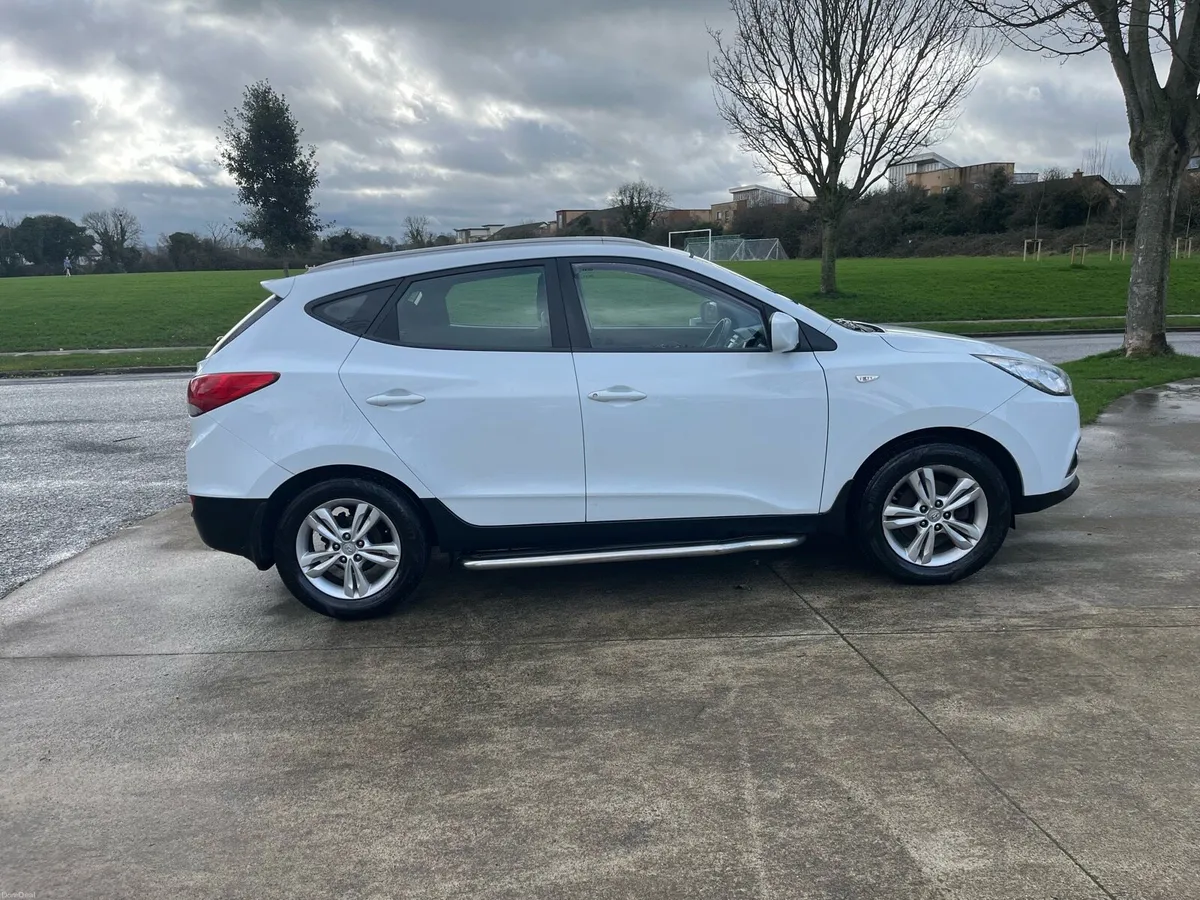 Hyundai ix35 1.7 5dr - Image 3