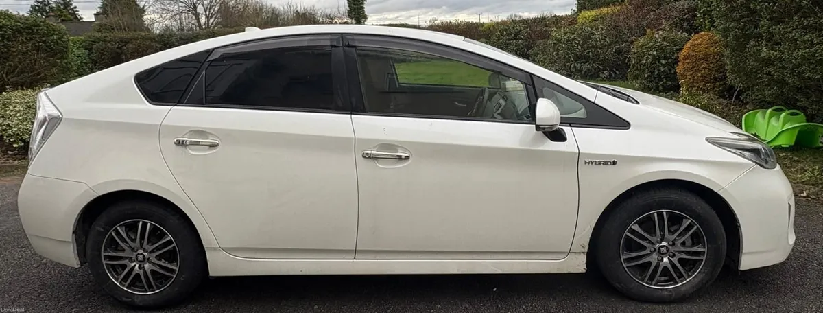Toyota Prius 2015 - Image 4